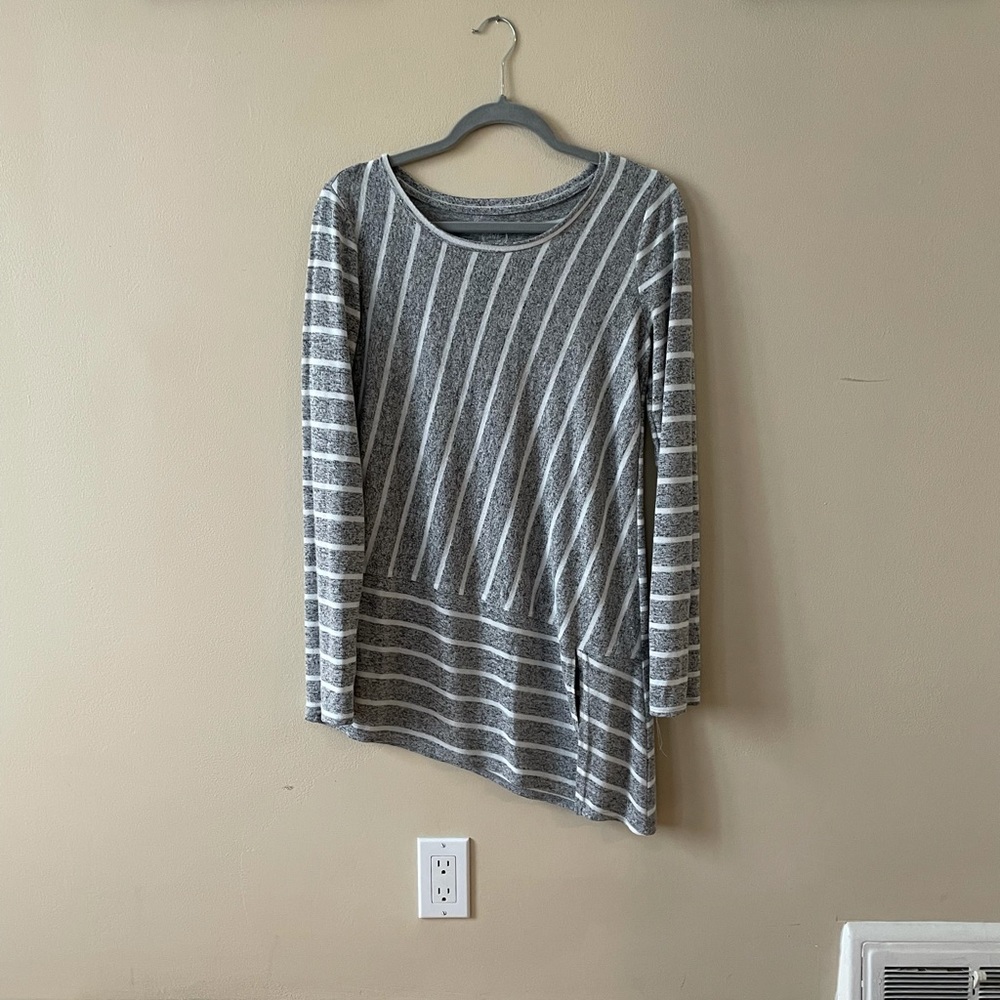 Maurices gray/white striped asymmetric long sleeve - Picture 2 of 4